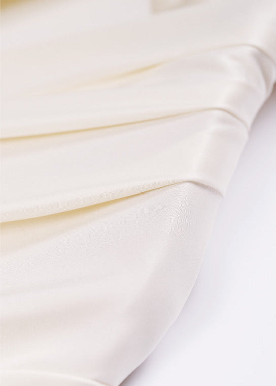 V-neck tuck design shirt R10