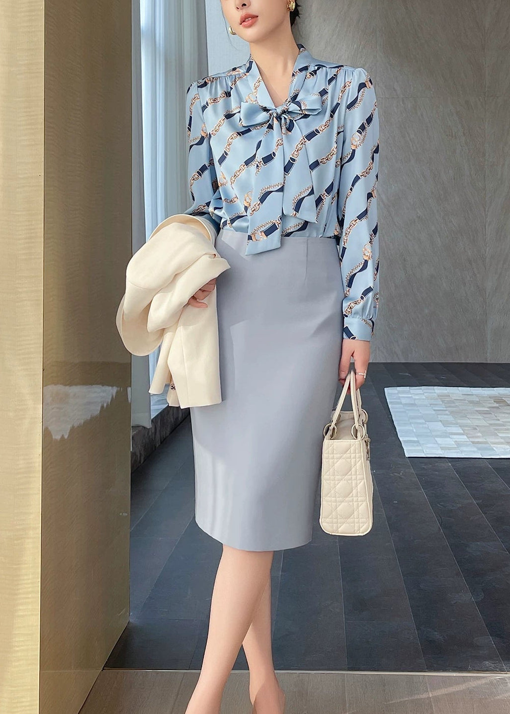 Chain Ribbon Tie Blouse　R77