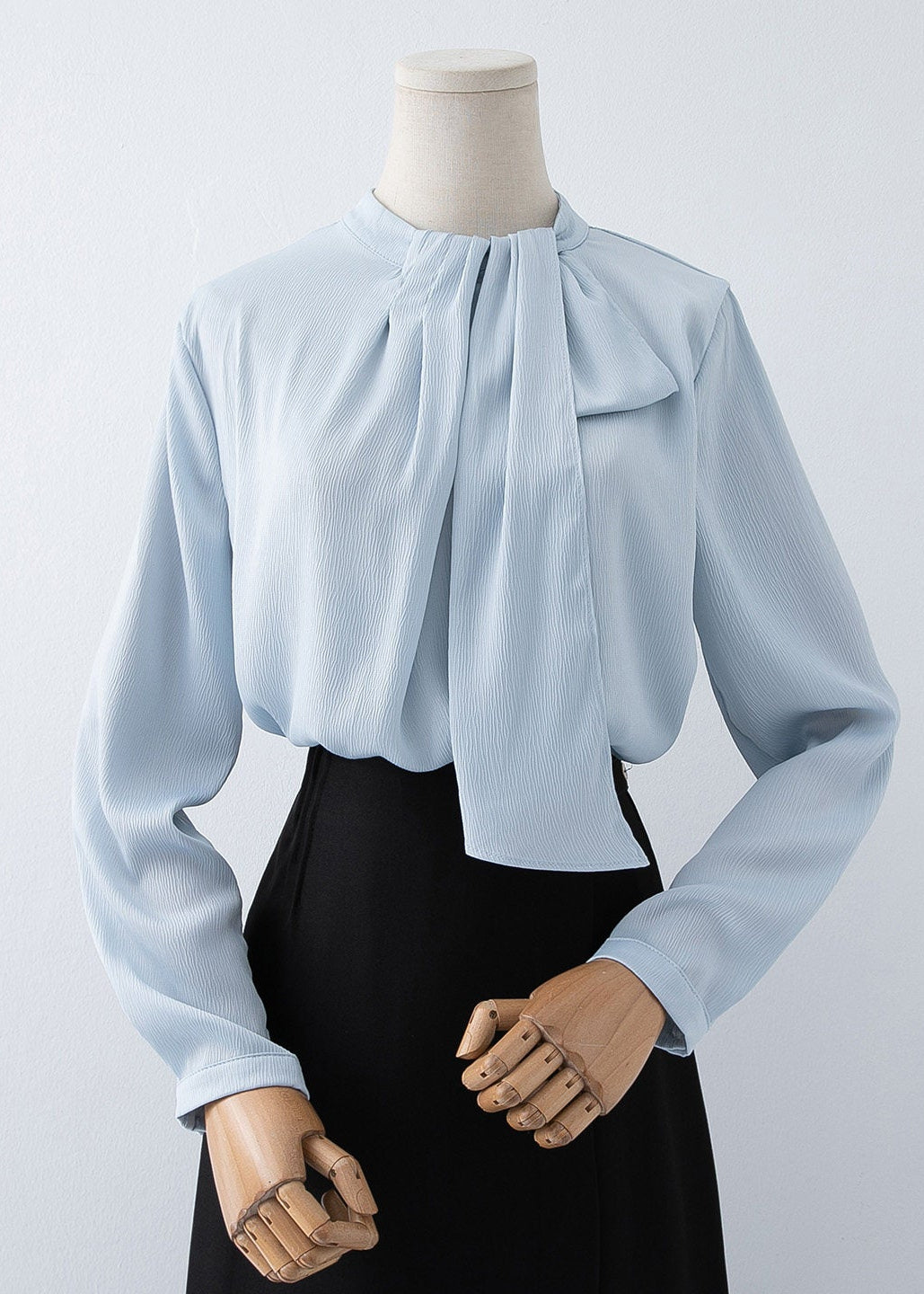 Soft Tie Neck Drape Blouse　R71